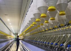 چوب لای چرخ نساجی اصفهان