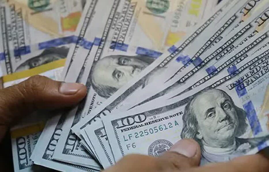 ورود دوباره دلار به کانال ۷۰ هزار تومان