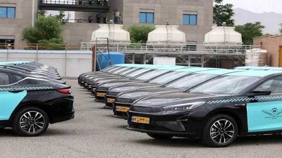 حرکت به سوی آینده‌ای پاک؛ افتتاح نخستین ایستگاه اختصاصی شارژ تاکسی‌های برقی در اصفهان