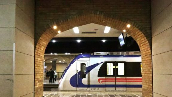تمدید زمان فعالیت متروی اصفهان تا ساعت ۲۳ در ایام هفته وحدت