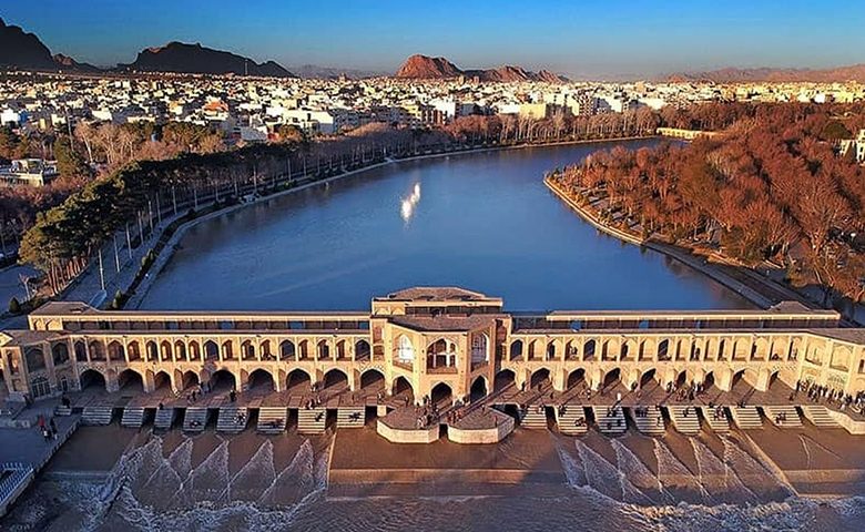 پتانسیل‌های بی‌نظیر گردشگری اصفهان؛ از صنعت تا طبیعت