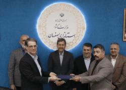 جهش در تولید انرژی پاک: امضای تفاهمنامه احداث نیروگاه خورشیدی ۲۰۰ مگاواتی در اصفهان