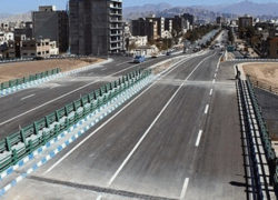 عملیات آسفالت‌ریزی و بازسازی بزرگراه شهید اقارب‌پرست اصفهان با اعتبار ۲۲ میلیارد تومان
