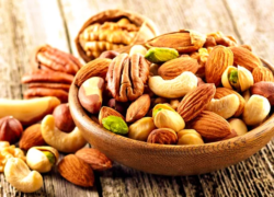 بازار آجیل یلدای اصفهان؛ کوچک شدن بسته‌ها و بزرگ شدن سهم شرکت‌ها