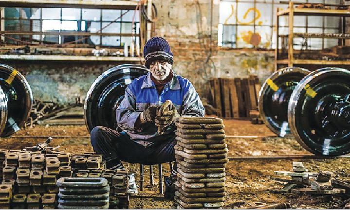 عیدی کارگران: حق قانونی، نه لطف کارفرما