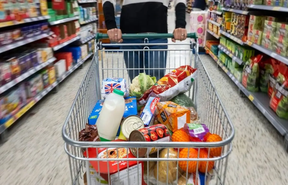 بررسی علل کمبود مقطعی برخی مواد غذایی در اصفهان