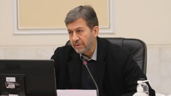 استاندار اصفهان: برنامه‌های دهه فجر با محوریت افتتاح پروژه‌ها و اتمام طرح‌های نیمه‌تمام