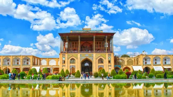 اصفهان، سرمایه فرهنگی ایران در خطر فراموشی | تحلیل چالش‌های گردشگری