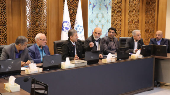 استاندار اصفهان: پیگیری جدی مشکلات دامداران و تأمین نهاده‌ها در دستور کار است