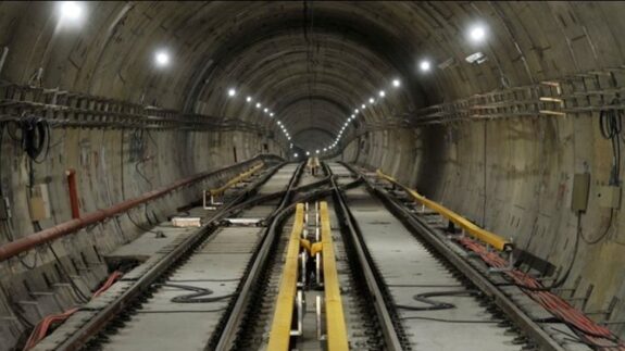 سعید ساکت: سه ایستگاه از فاز نخست خط دو مترو اصفهان آماده بهره‌برداری است