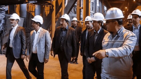 مجوز واردات ورق گرم به فولاد مبارکه برای جلوگیری از توقف زنجیره تولید | وزیر صمت: توزیع بر اساس سوابق قبلی