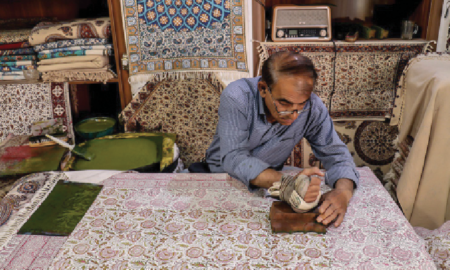 بحران در بازار صنایع دستی اصفهان؛ کاهش ۵ هزار میلیارد تومانی فروش و خطر تعطیلی کارگاه‌ها