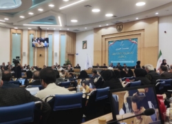 استاندار اصفهان: ۷۰ همت سرمایه‌گذاری در حوزه انرژی / تولید ۱۰۰۰ مگاوات برق خورشیدی تا پایان سال