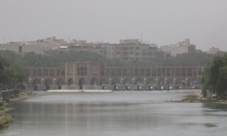 بحران ریزگردها در اصفهان / تأخیر در ابلاغ اعتبارات، اجرای پروژه‌های بیابان‌زدایی را متوقف کرد