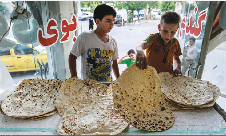 بحران نان در اصفهان؛ قطع یارانه، خروج ۵۰۰ نانوایی و افزایش ۶۰ درصدی قیمت