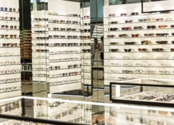 راهنمای جامع خرید عینک در اصفهان؛ از قیمت و کیفیت تا جدیدترین مدل‌ها